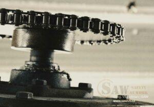 Nebezpečný řetězový převod bez krytu