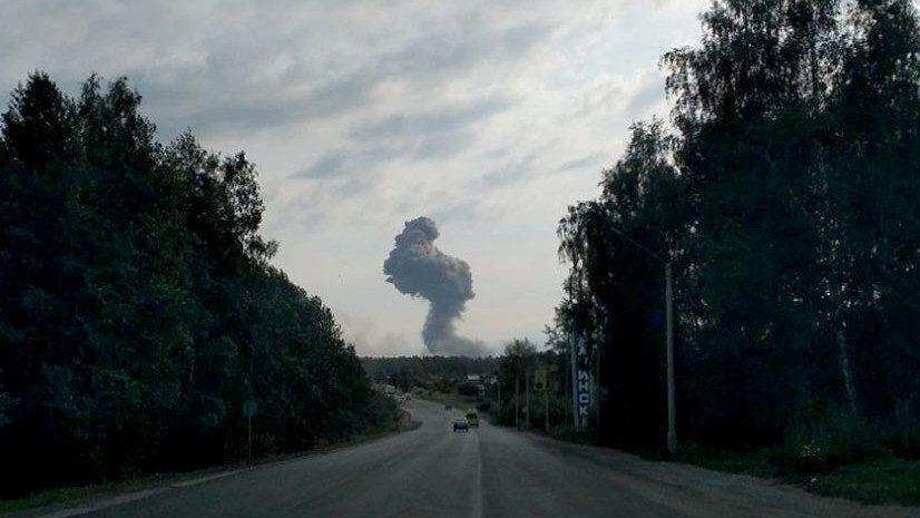Masivní exploze v ruském muničním skladu a evakuace 11 000 obyvatel!