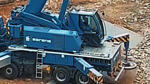 Demolice ze zavěšeného kontejneru