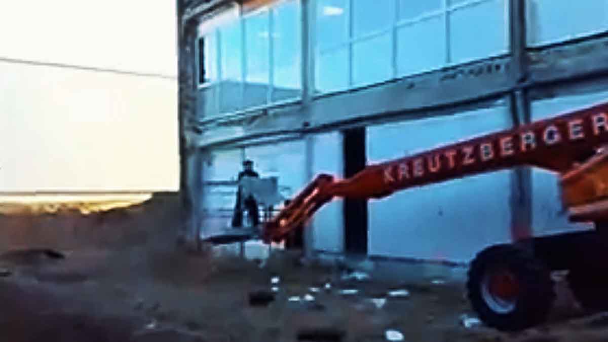 Špatná obsluha plošiny vede ke katapultaci obsluhy