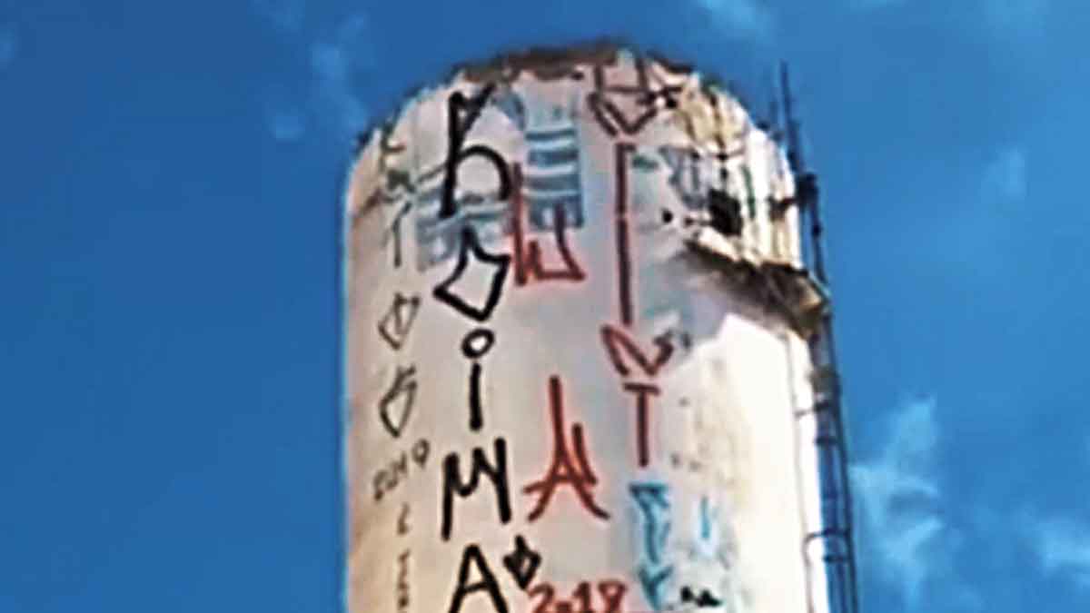 Nepovedená demolice zásobníku