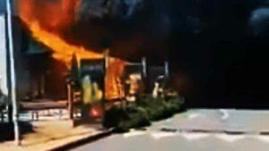 Požár fastfoodu a množství kouře