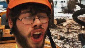 Selfie při kácení stromu
