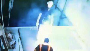 Spadne do nezajištěné šachty