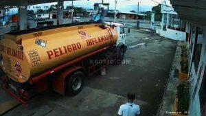 Muž spadne z cisterny